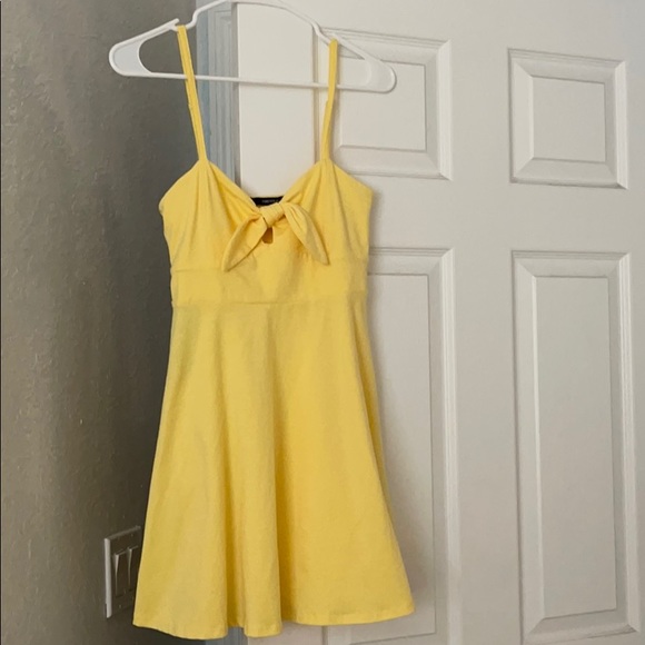 Yellow sundress only worn once - Picture 1 of 2